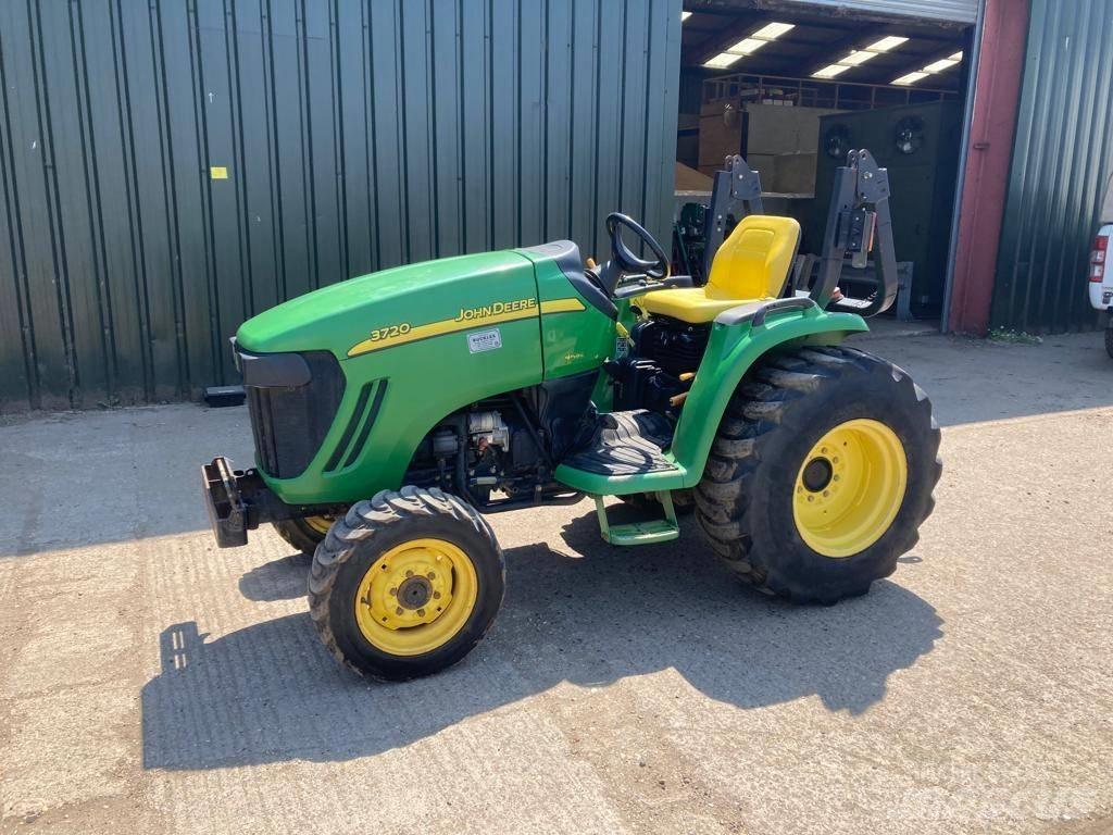 John Deere 3720 Traktori