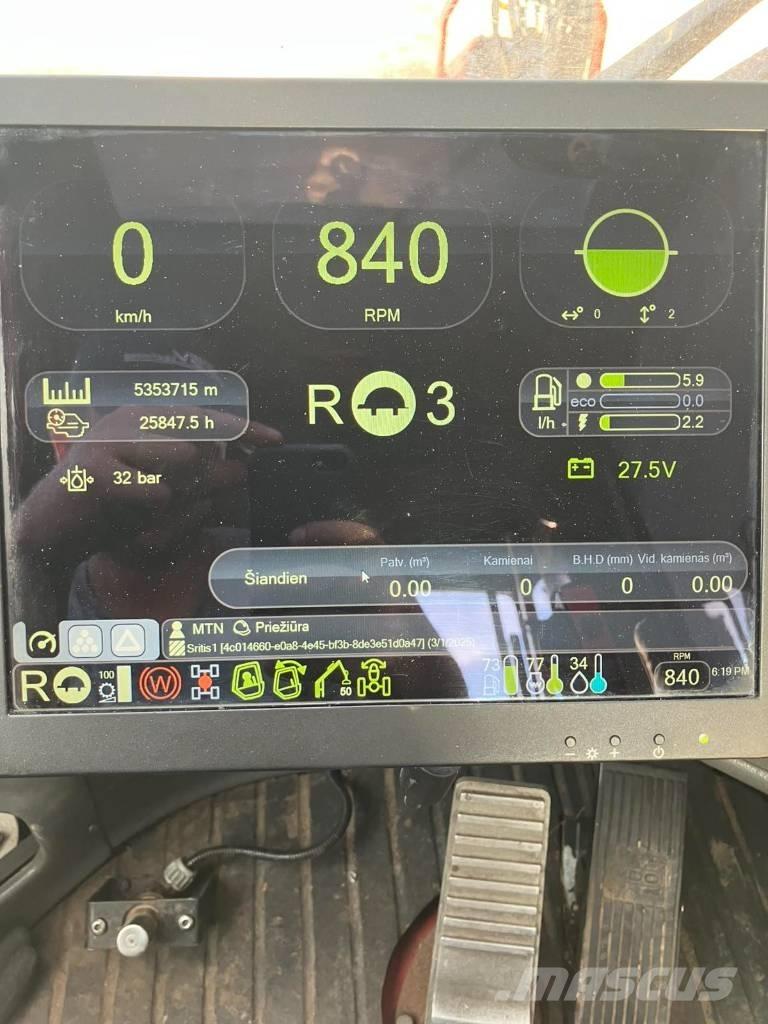 Komatsu 911.4 Harversteri