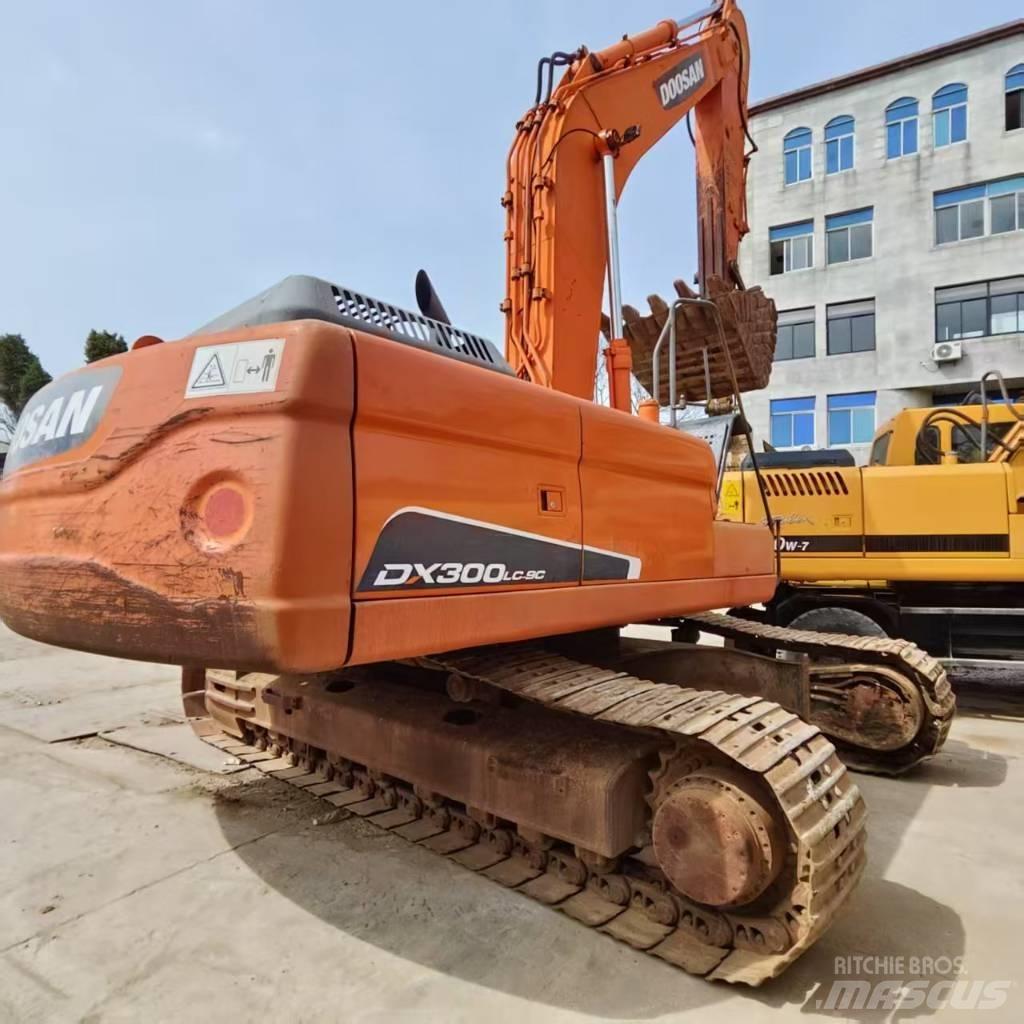 Doosan DX 300 Bageri guseničari