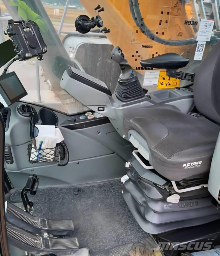 Liebherr R 930 G8 Bageri guseničari