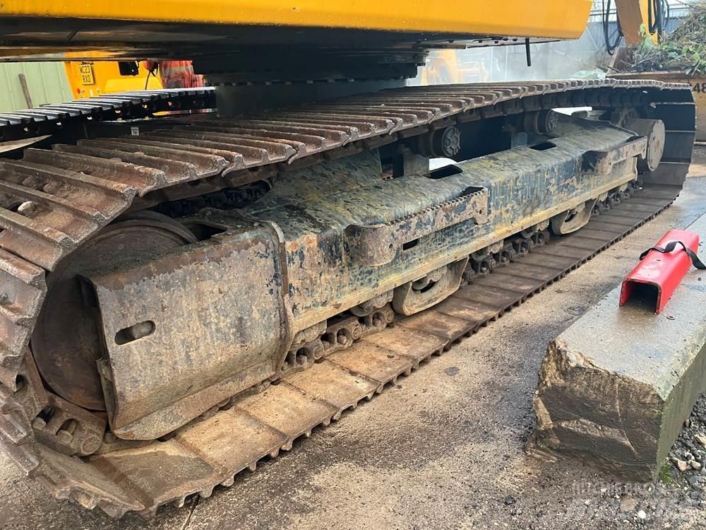 JCB 220 X Series Bageri guseničari