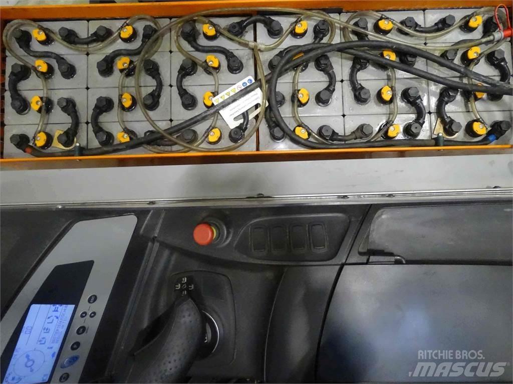 Still FM-X17 Viljuškari sa pomičnim stupom