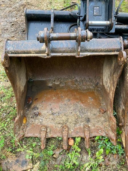 JCB 85Z-2 Bageri guseničari