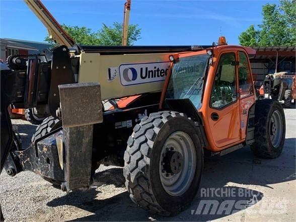 JLG 1055 Teleskopski viljuškari