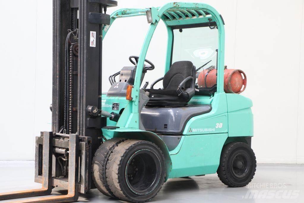 Mitsubishi FG30N Plinski viljuškari
