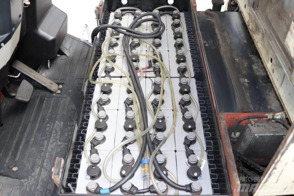Nissan N01L-13U Električni viljuškari