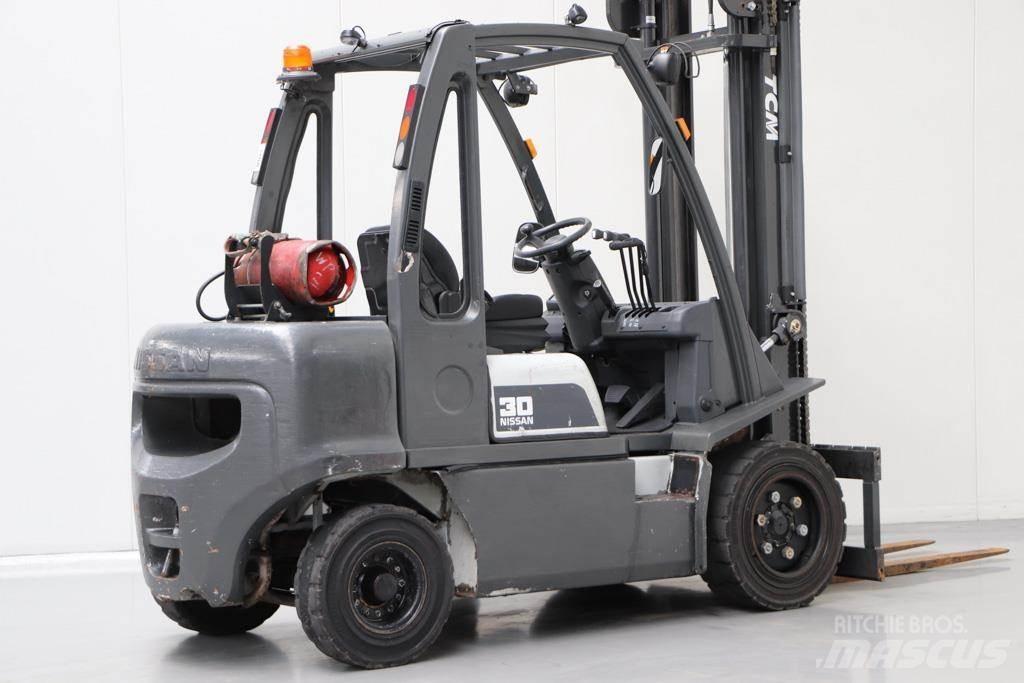 Nissan UG1D2A30LQ Plinski viljuškari