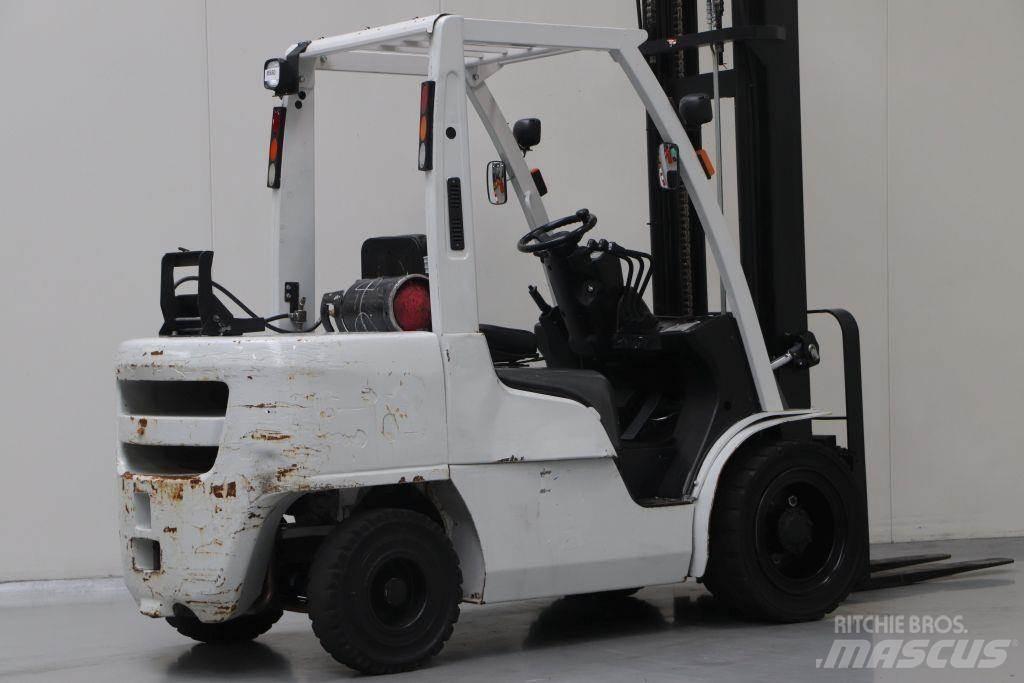 Nissan UG1F2A35DU Plinski viljuškari
