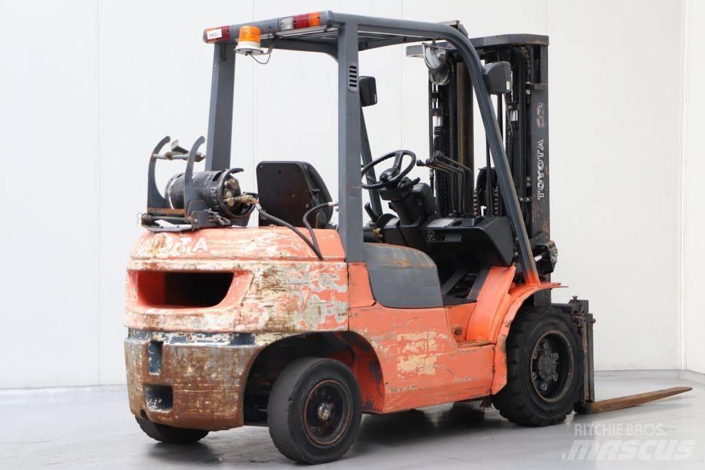 Toyota 02-7FGF30 Plinski viljuškari