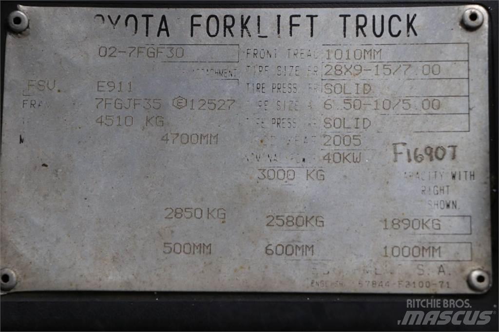 Toyota 02-7FGF30 Plinski viljuškari