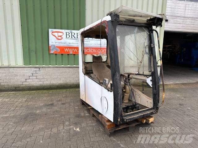 CAT 325 LN Kabine i unutrašnjost
