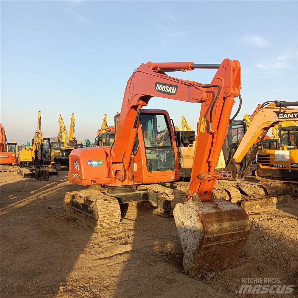 Doosan DH 70 Bageri guseničari