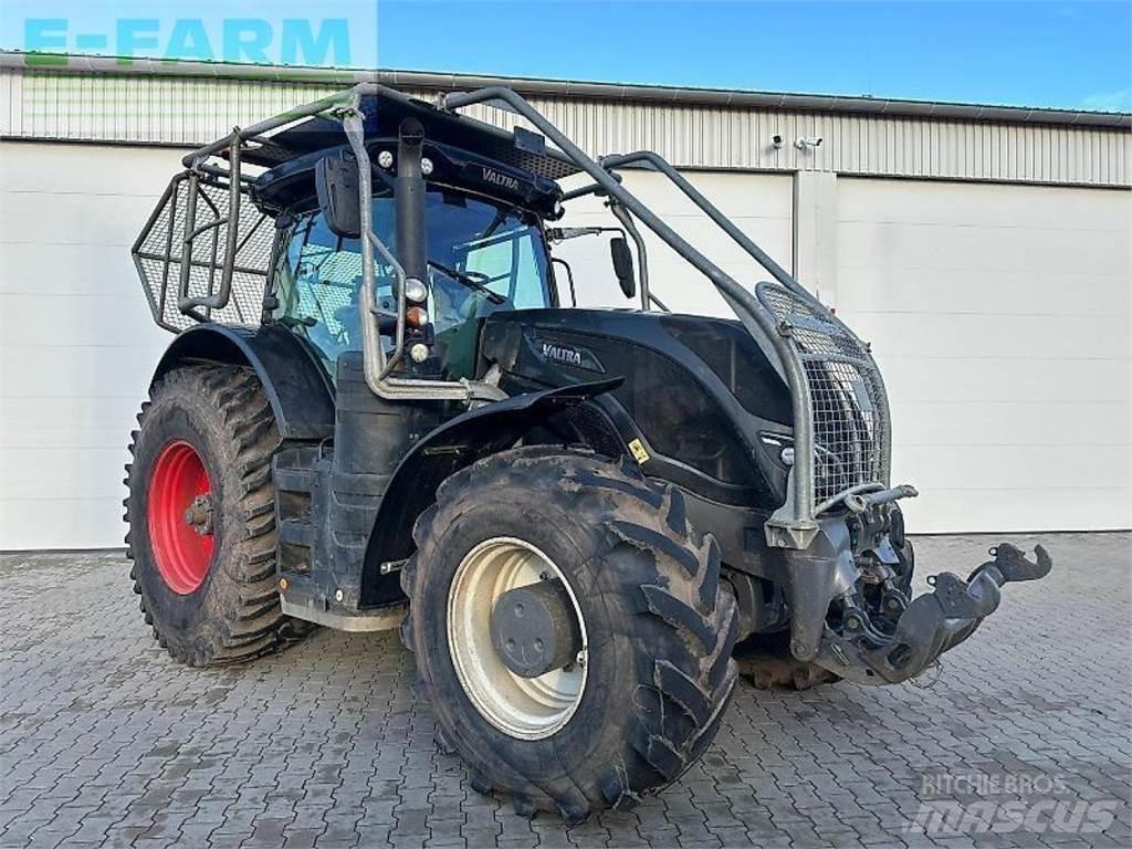 Valtra s 374 Traktori