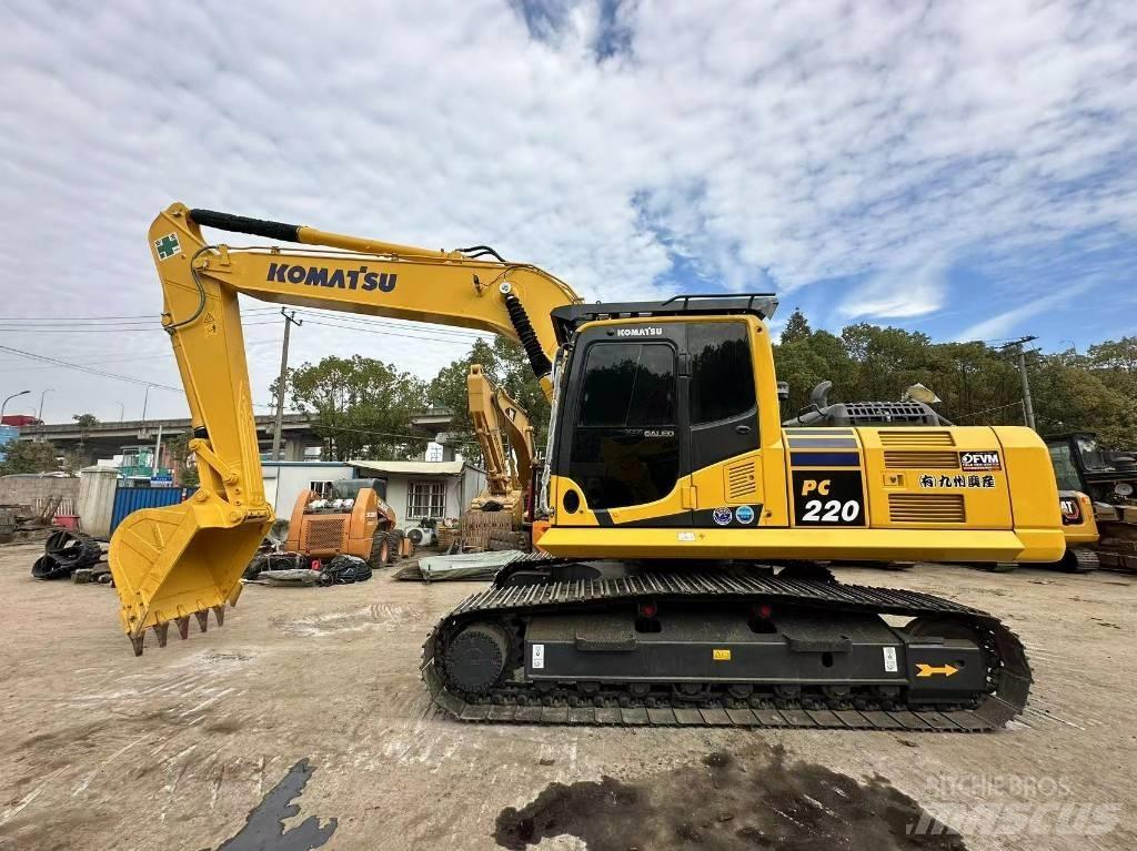 Komatsu pc220 Bageri guseničari