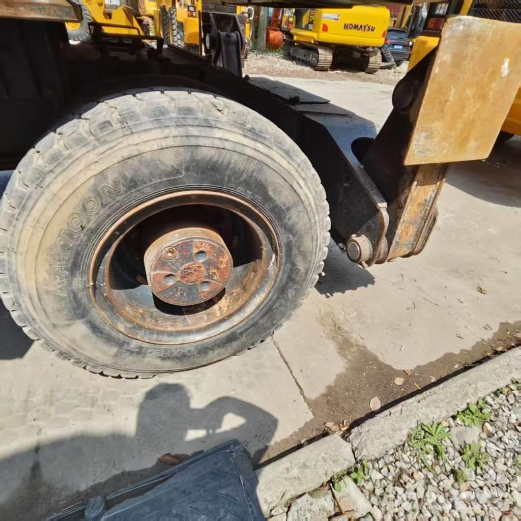 Hyundai R210W-9 Bageri točkaši