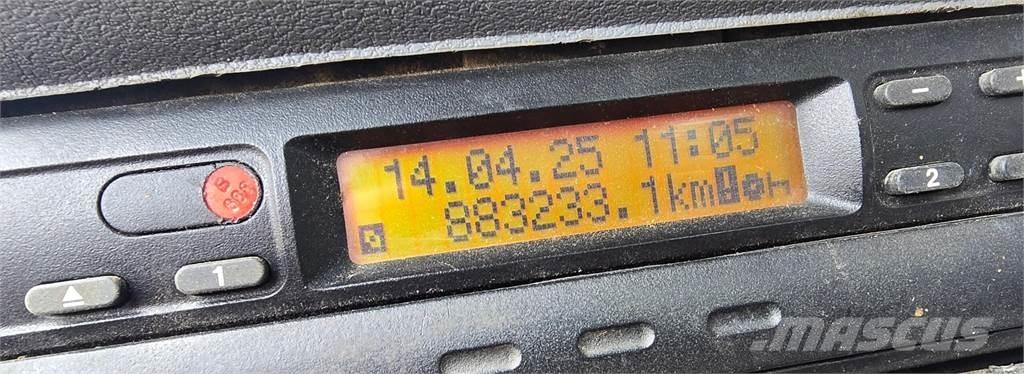 Sisu E12M 8X4 Kiperi kamioni