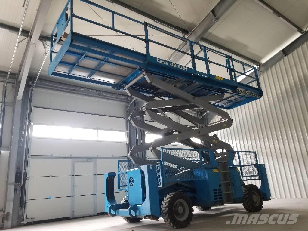 Genie GS3384 RT 4x4 Makazaste platforme
