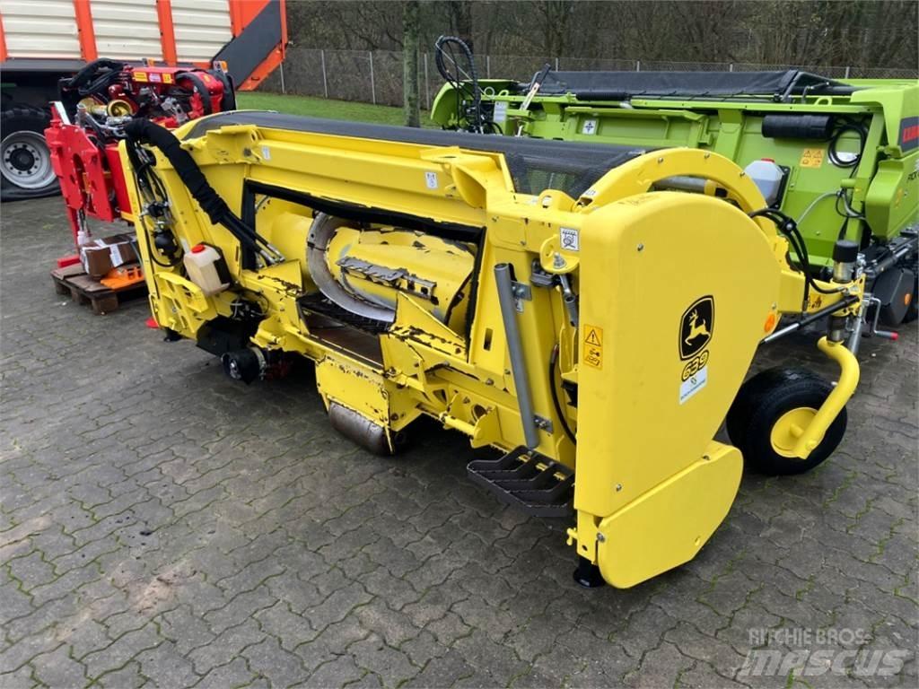 John Deere 8300i Kombajni za stočnu hranu