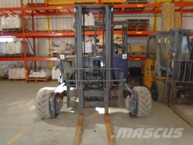 Moffett M45 Vanterenski viljuškar
