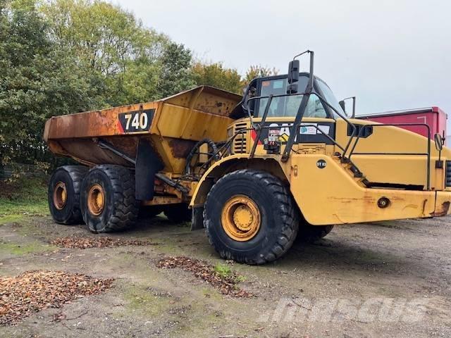 CAT 740 Zglobni damperi