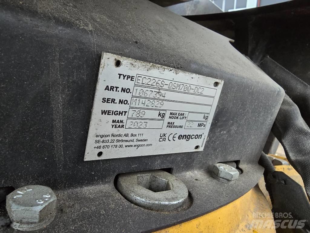 Komatsu PC 228 US-11 Bageri guseničari