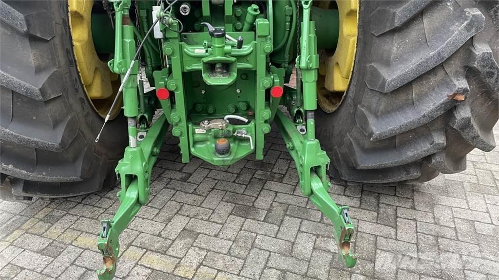 John Deere 7R330 Traktori
