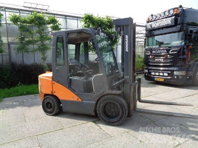 Doosan D35C-7 Dizelski viljuškari