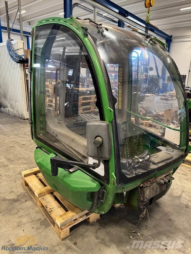 John Deere 1210E Kabine i unutrašnjost