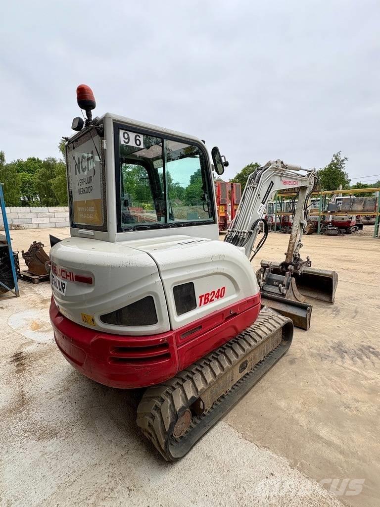 Takeuchi TB 240 Mini bageri < 7t