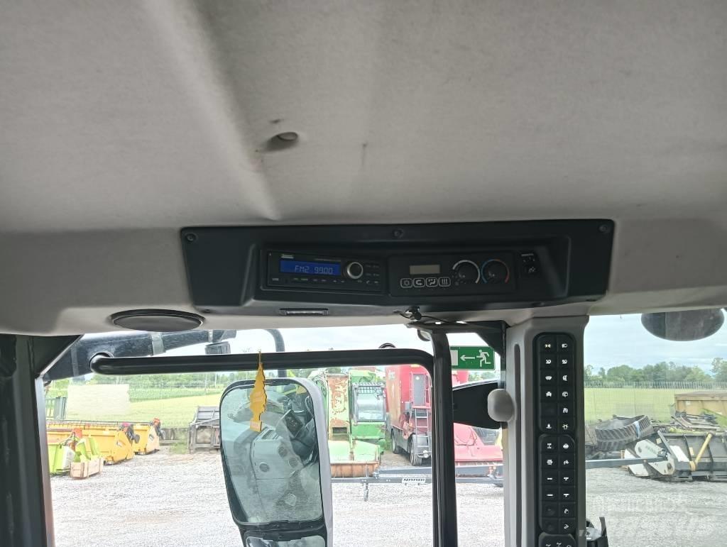 JCB Fastrac 4220 Traktori