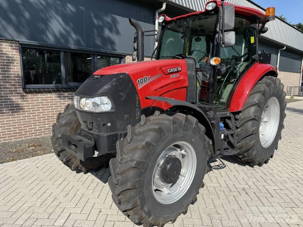 CASE Farmall 100X Traktori