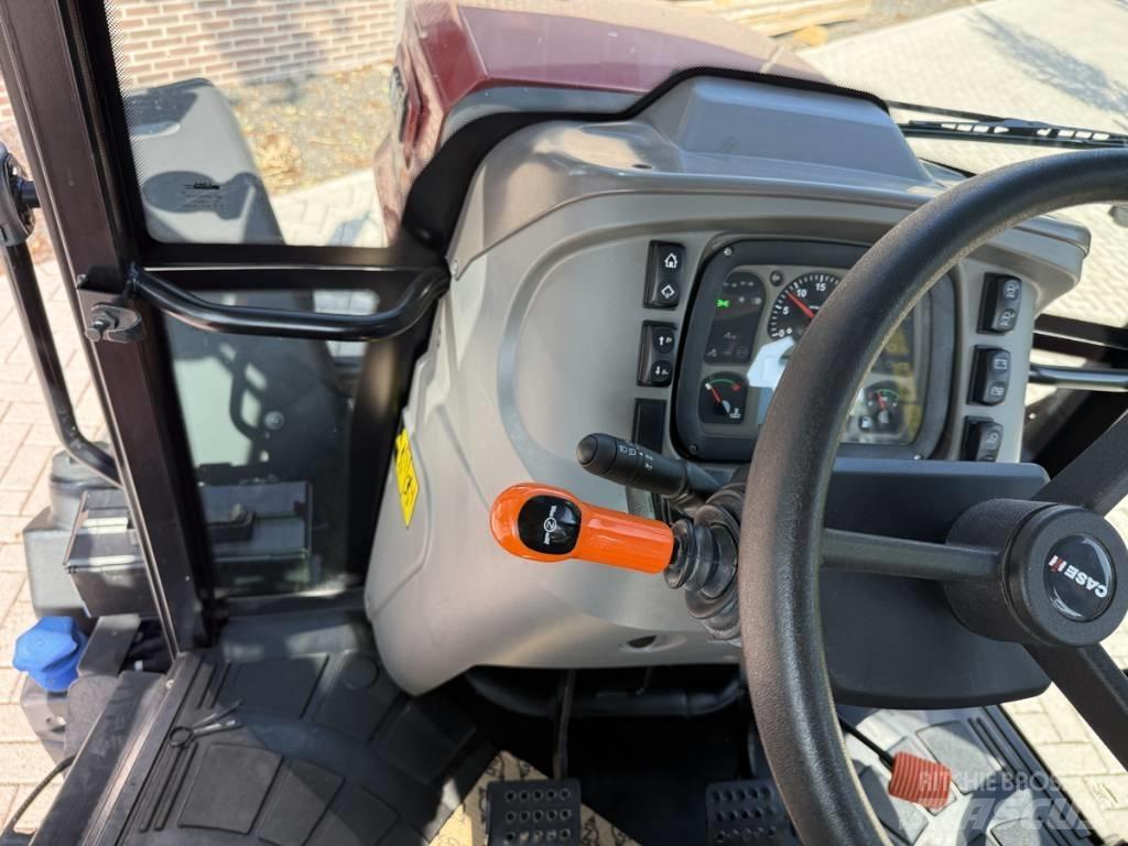 CASE Farmall 100X Traktori