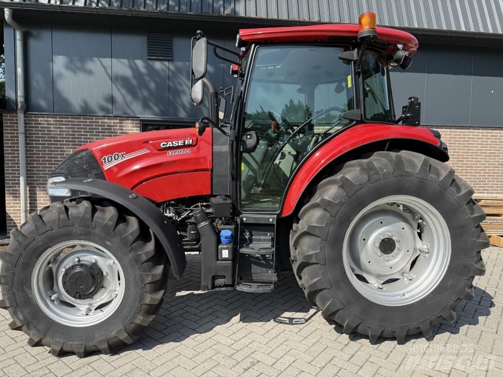CASE Farmall 100X Traktori