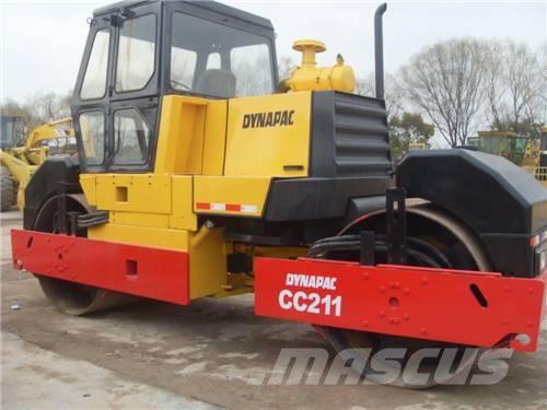 Dynapac CC211 Valjci sa duplim bubnjem