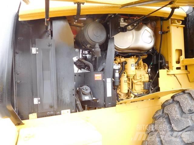 CAT 926M Utovarivači na točkove
