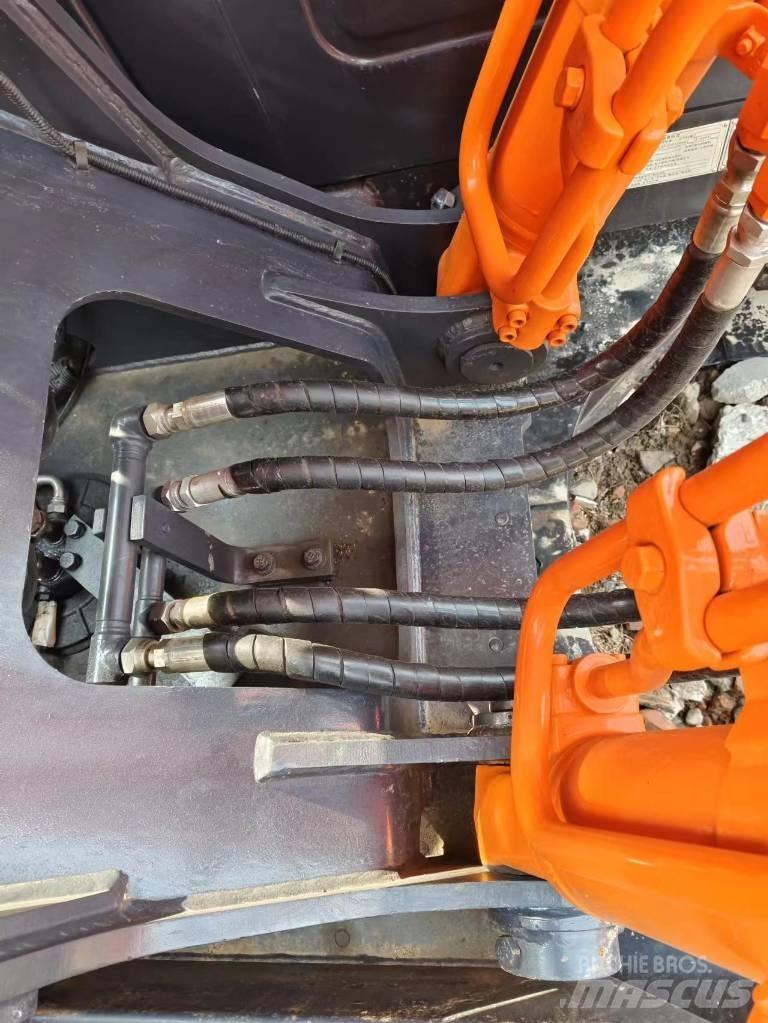 Hitachi ZX 200 Bageri guseničari