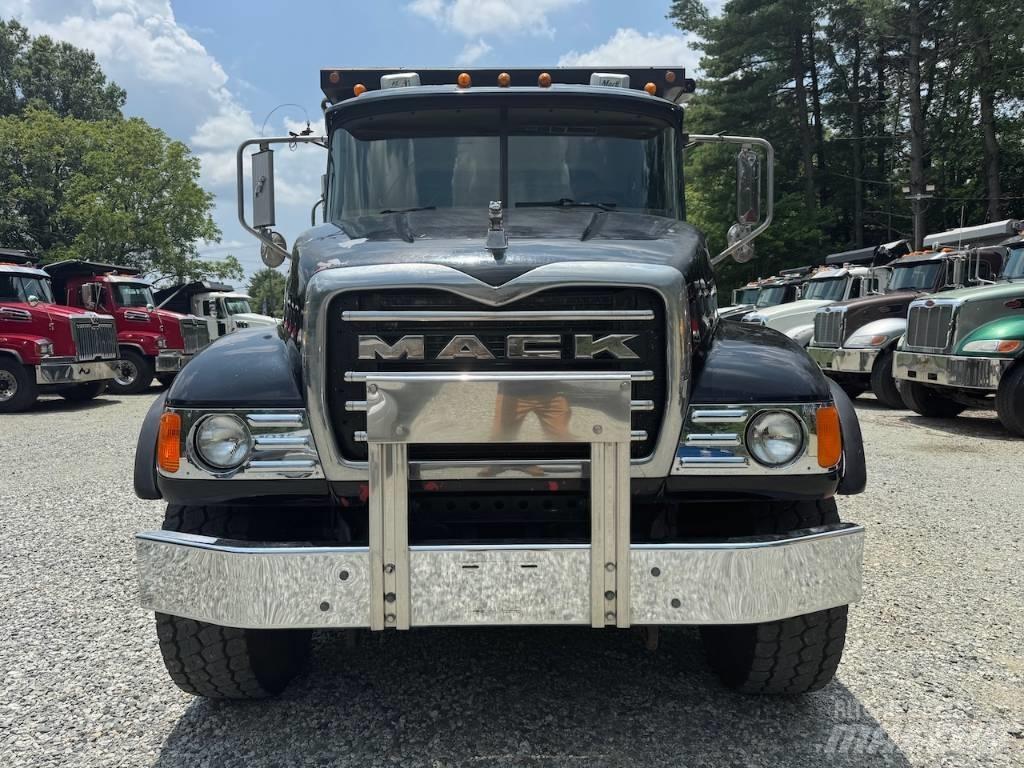 Mack Granite CV 713 Kiperi kamioni