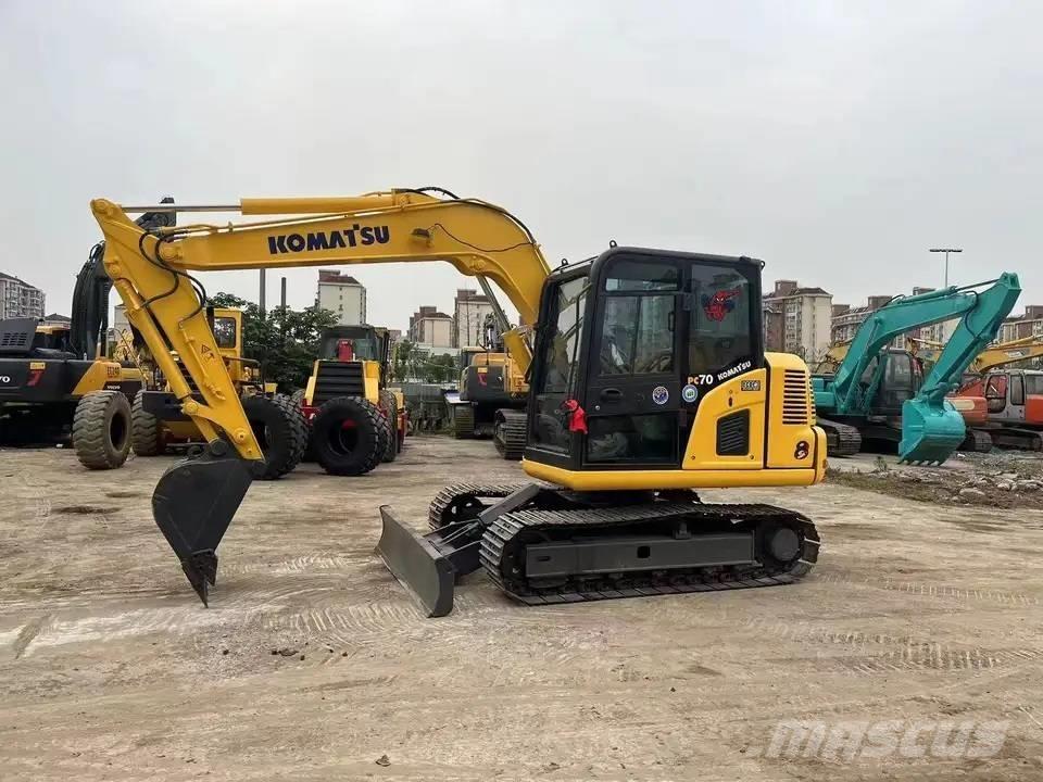 Komatsu PC70-8 Midi bageri 7t – 12t