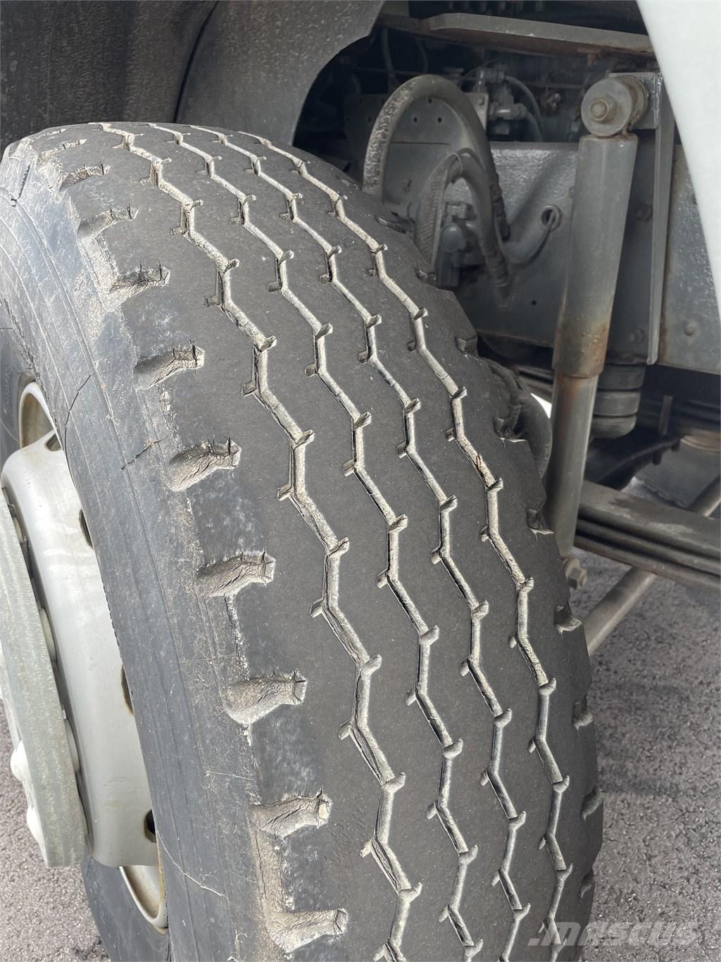 Volvo F 12 Kamioni-šasije