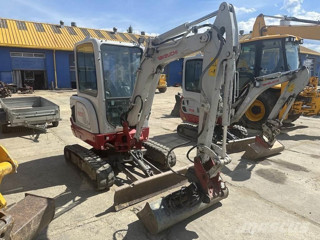 Takeuchi TB225 Mini bageri < 7t