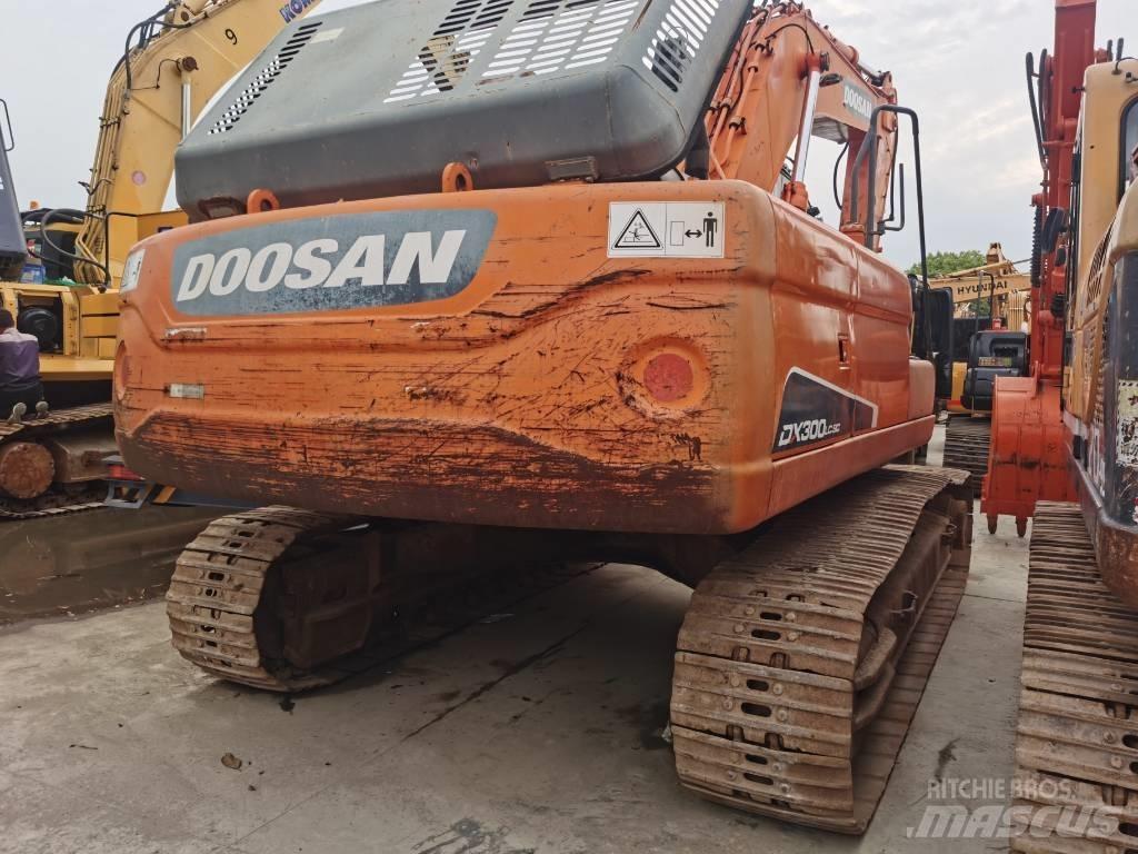 Doosan DX 300 LC Bageri guseničari