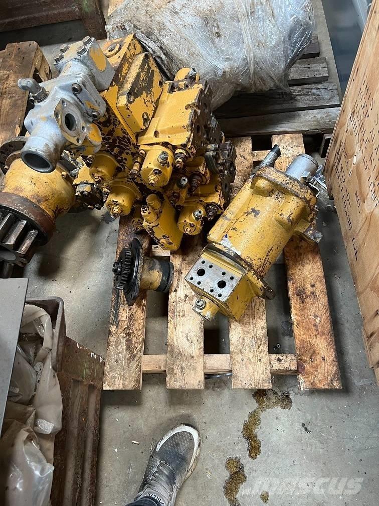 CAT 213 B LC valve Bageri guseničari