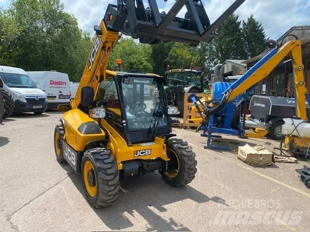 JCB 514-40 Poljoprivredni teleskopski utovarivači