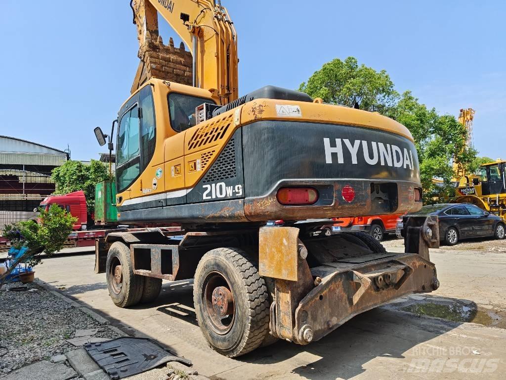 Hyundai R210W-9 Bageri točkaši