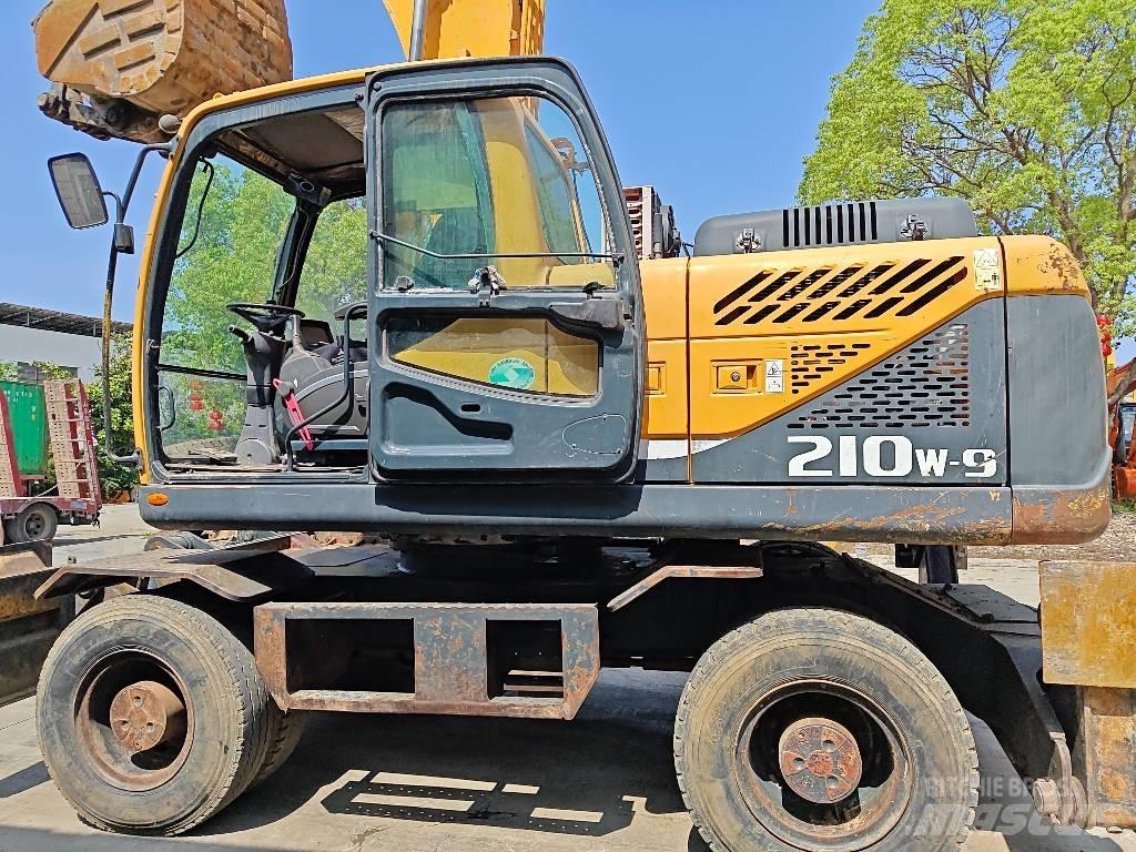 Hyundai R210W-9 Bageri točkaši