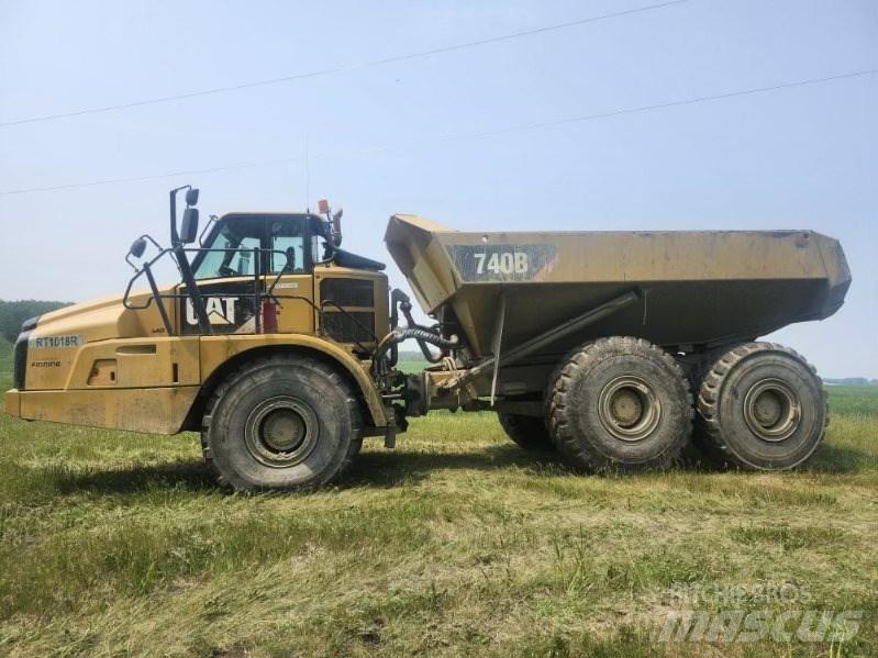 CAT 740 B Zglobni damperi