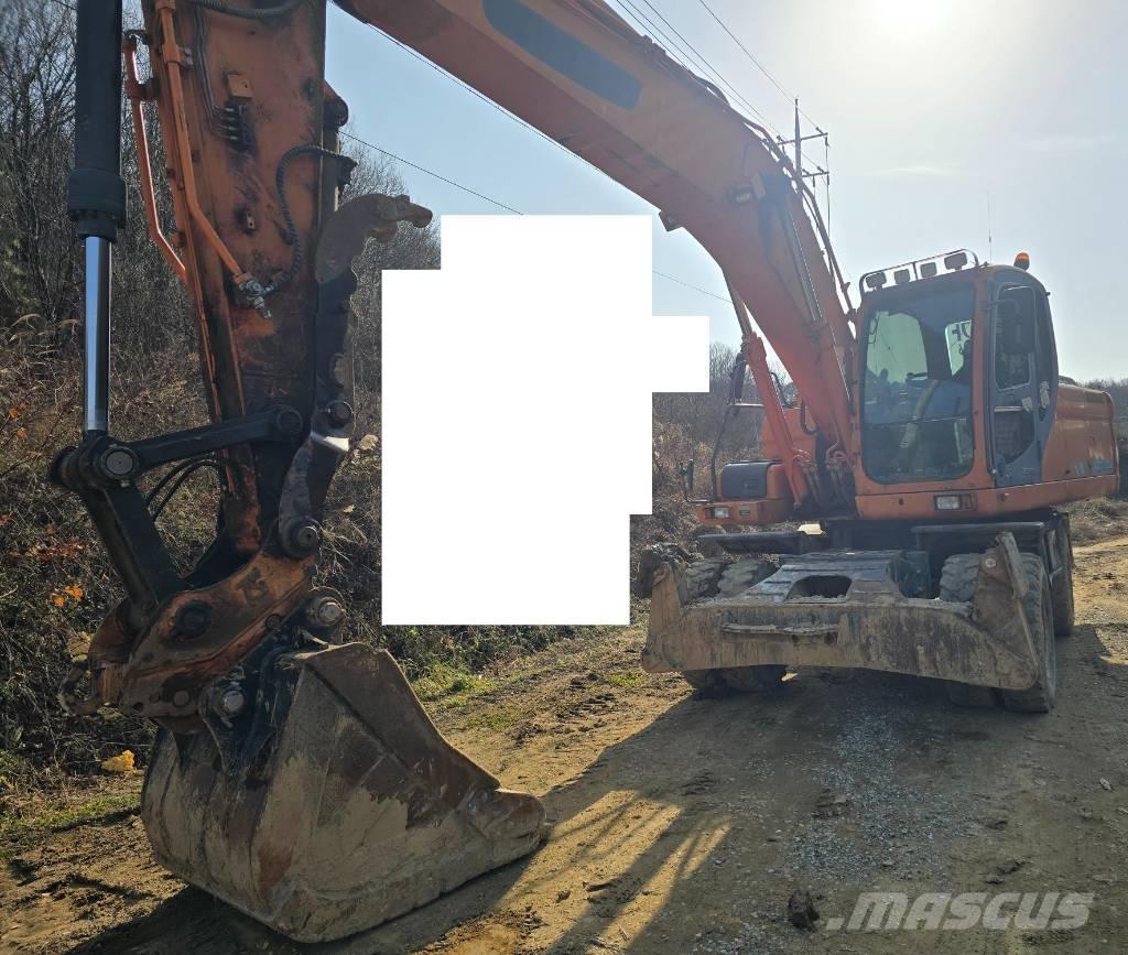 Doosan DX 210 W Bageri točkaši