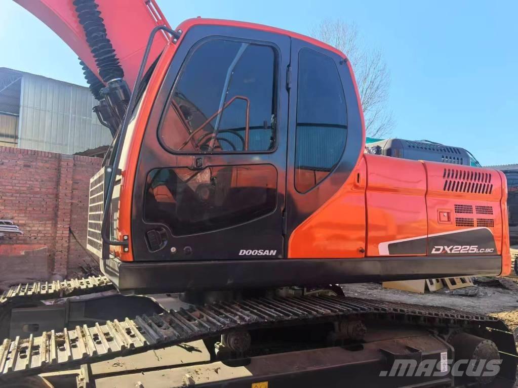 Doosan DX225 Bageri guseničari