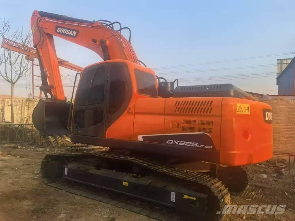 Doosan DX225 Bageri guseničari