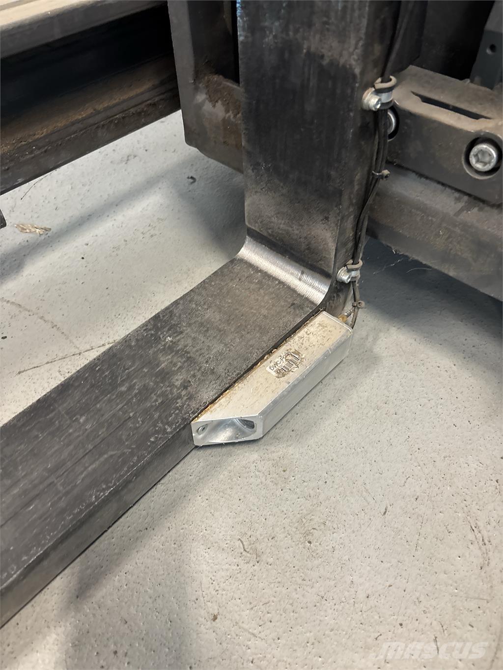 Atlet ULS140 Viljuškari sa pomičnim stupom